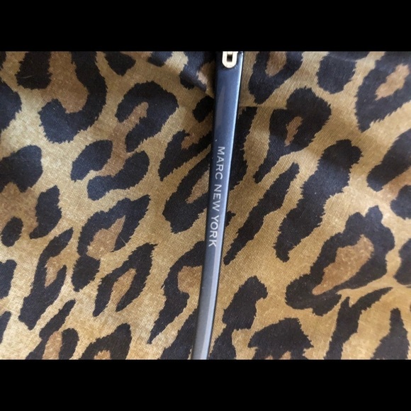 MARC NEW YORK black cat eye sunglasses dark lens wore once - Picture 5 of 9